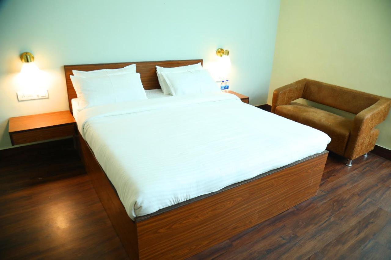 Country Inn & Suites By Turtle Mumbai Exteriör bild