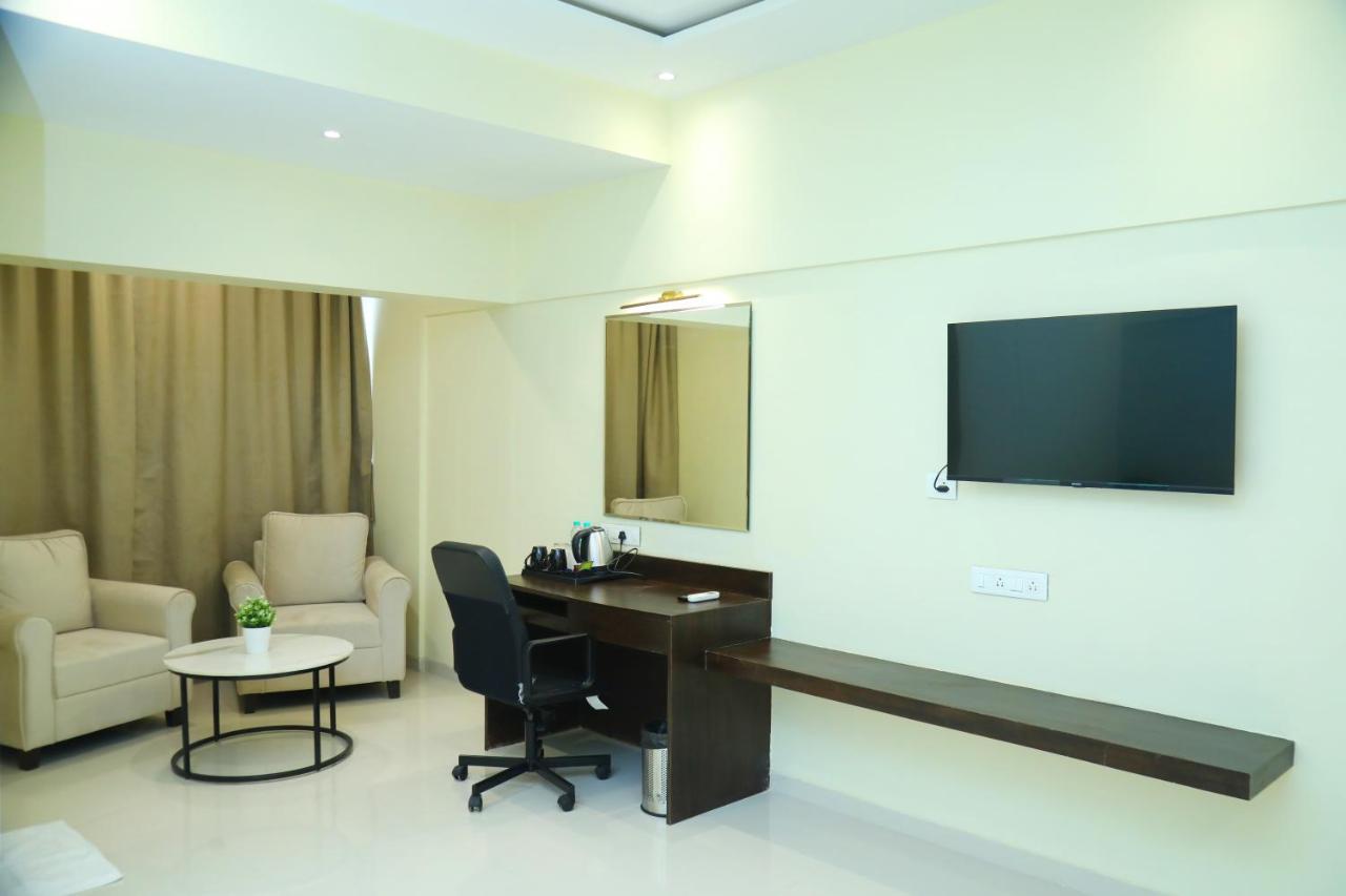 Country Inn & Suites By Turtle Mumbai Exteriör bild